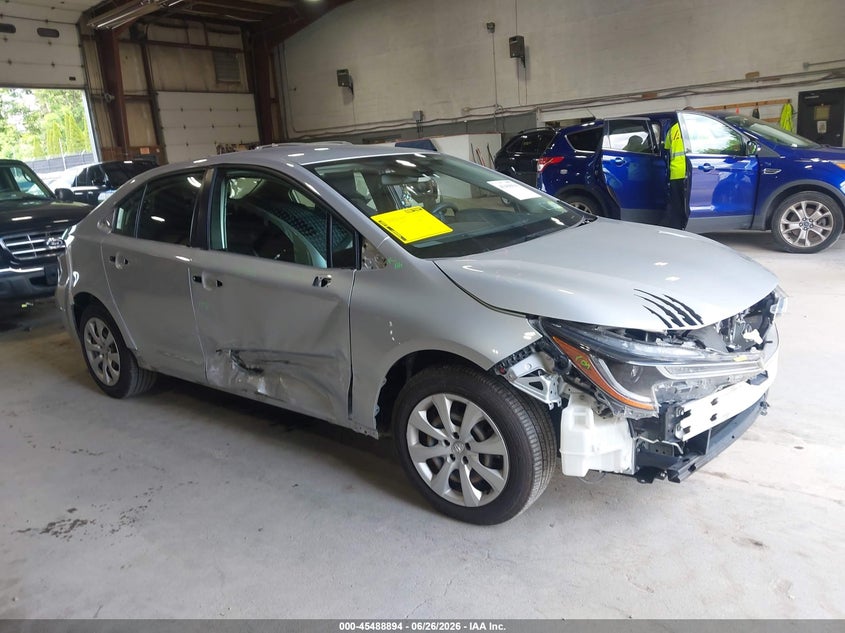 2022 Toyota Corolla VIN JTDEPMAE2N3015933 IAAI salvage auction — RIGHT SIDE, Mv-907A (New York), sold $3,700 on 2026-07-29 (photo 1)