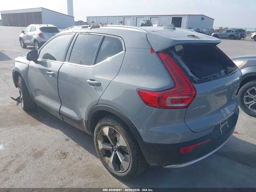 2025 Volvo Xc40 VIN YV4L12UE8S2482054 IAAI salvage auction — FRONT & REAR, Salvage Title, sold $3,000 on 2026-08-27 (photo 3)