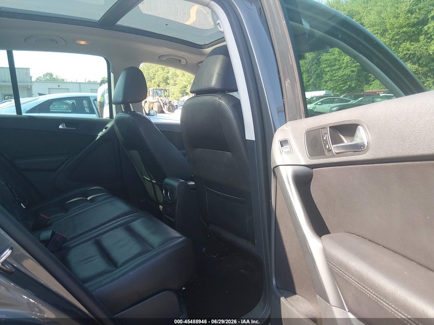 2016 Volkswagen Tiguan VIN WVGBV7AX9GW564943 IAAI salvage auction — FRONT END, Salvage (Connecticut), sold $2,450 on 2026-07-16 (photo 8)