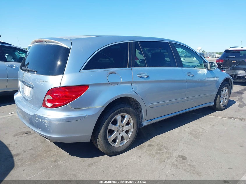 2007 Mercedes-benz R-class VIN 4JGCB65E37A043391 IAAI salvage auction — NORMAL WEAR, Clear (North Carolina), sold $825 on 2026-07-08 (photo 4)