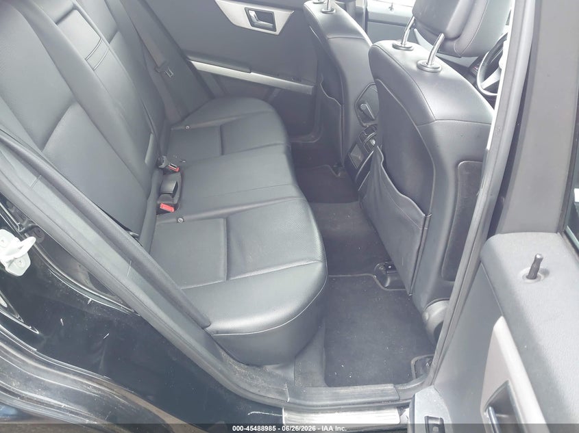 2010 Mercedes-benz Glk-class VIN WDCGG8HB7AF428297 IAAI salvage auction — NORMAL WEAR, Clear (Massachusetts), sold $1,465 on 2026-07-27 (photo 8)