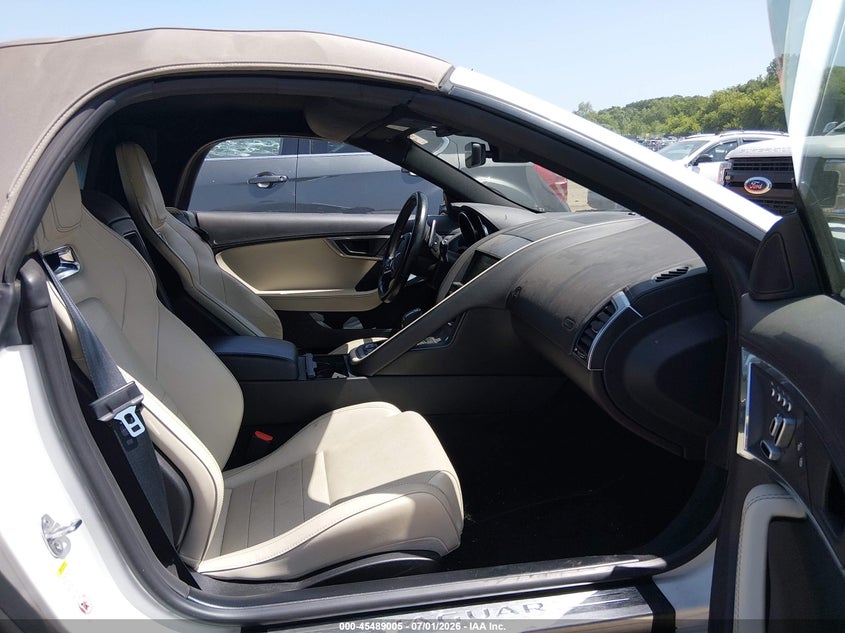 2019 Jaguar F-type VIN SAJDD5GX7KCK62980 IAAI salvage auction — LEFT REAR, Salvage (Illinois), sold $9,975 on 2026-09-05 (photo 5)