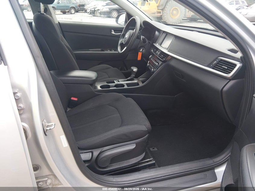 2019 Kia Optima VIN 5XXGT4L34KG336058 IAAI salvage auction — LEFT FRONT, Salvage Title, sold $25 on 2026-07-29 (photo 5)