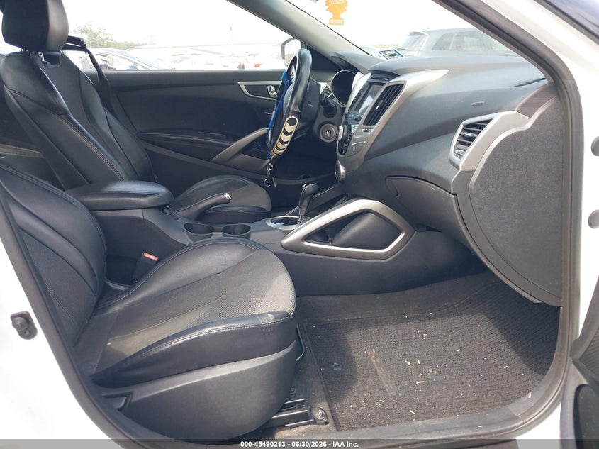 2013 Hyundai Veloster VIN KMHTC6AD2DU141333 IAAI salvage auction — NORMAL WEAR, Clear (New Jersey), sold $400 on 2026-07-13 (photo 5)