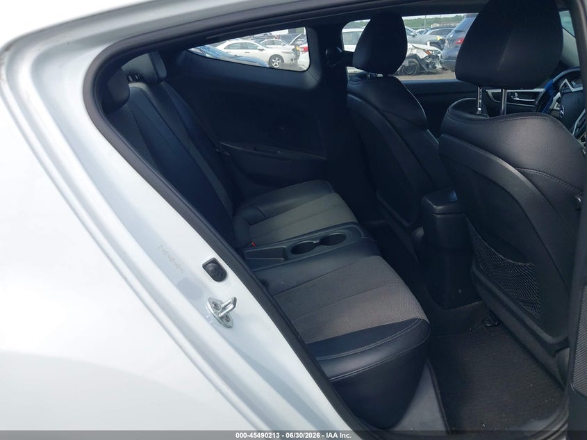 2013 Hyundai Veloster VIN KMHTC6AD2DU141333 IAAI salvage auction — NORMAL WEAR, Clear (New Jersey), sold $400 on 2026-07-13 (photo 8)