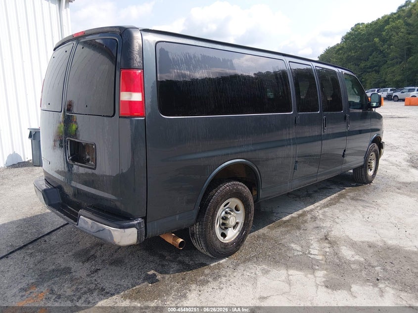 2017 Chevrolet Express 3500 VIN 1GAZGPFG7H1266386 IAAI salvage auction — NORMAL WEAR, Sf97 (Washington), sold $25 on 2026-09-09 (photo 4)