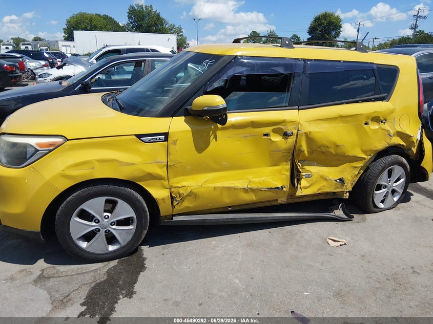 2014 Kia Soul VIN KNDJP3A56E7015077 IAAI salvage auction — LEFT SIDE, Salvage (North Carolina), sold $25 on 2026-07-29 (photo 6)