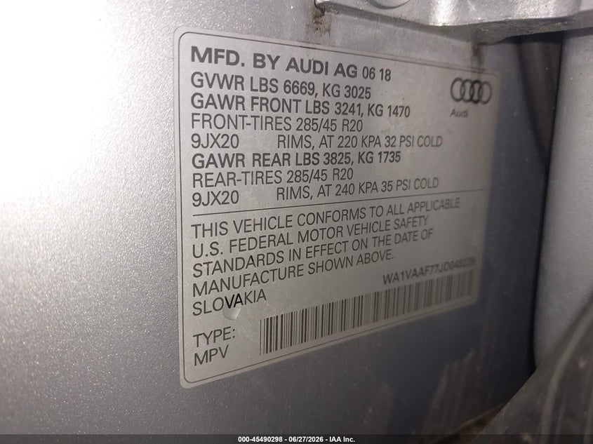 2018 Audi Q7 VIN WA1VAAF77JD048239 IAAI salvage auction — RIGHT FRONT, Salvage Title, sold $7,775 on 2026-08-23 (photo 9)