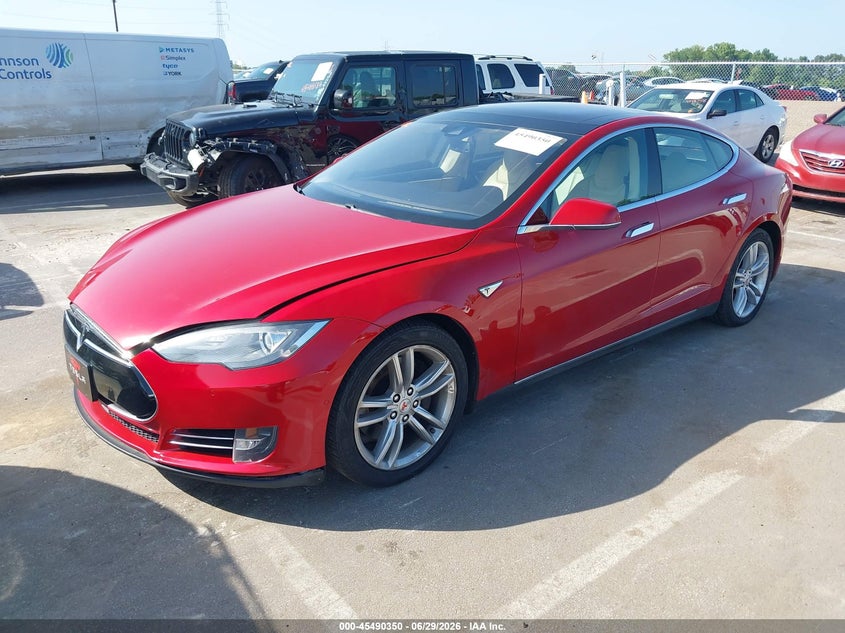2014 Tesla Model s VIN 5YJSA1S1XEFP56283 IAAI salvage auction — NORMAL WEAR, Clear (Tennessee), sold $2,800 on 2026-07-28 (photo 2)