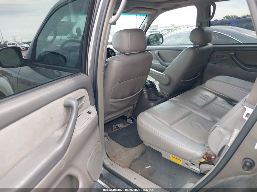 2004 Toyota Sequoia VIN 5TDZT34AX4S219957 IAAI salvage auction — NORMAL WEAR, Clear (Indiana), sold $1,050 on 2026-07-08 (photo 8)