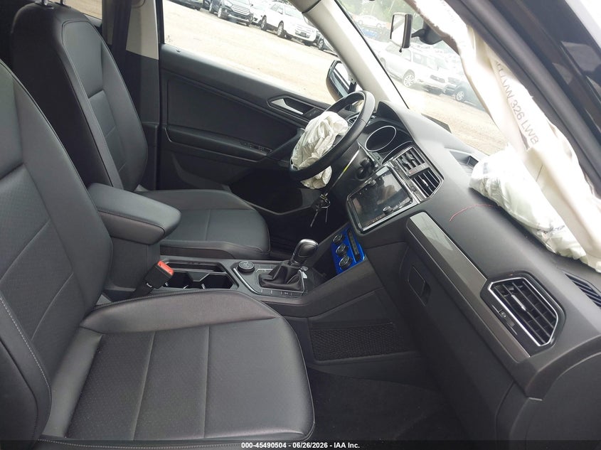 2019 Volkswagen Tiguan VIN 3VV2B7AX4KM092075 IAAI salvage auction — LEFT FRONT, Salvage (Pennsylvania), sold $2,900 on 2026-07-09 (photo 5)