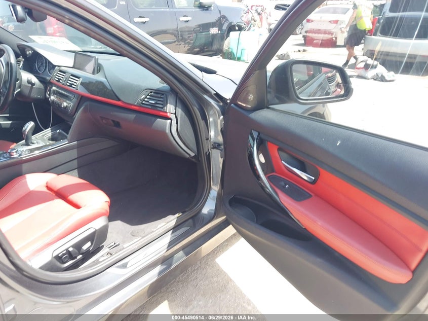 2012 BMW 3er VIN WBA3A5C51CF259576 IAAI salvage auction — FRONT END, Original (Texas), sold $2,200 on 2026-08-11 (photo 5)