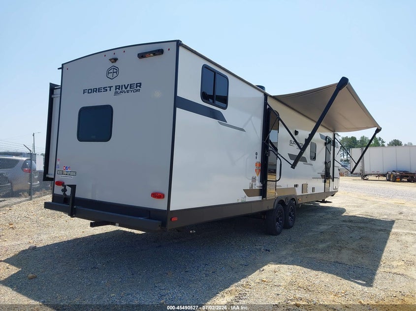 2025 Forest river Surveyor VIN 4X4TSVF25SL050224 IAAI salvage auction — WATER/FLOOD, Salvage (Virginia), sold $9,400 on 2026-08-20 (photo 4)