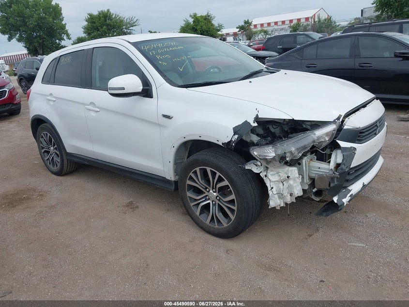 2017 Mitsubishi Outlander VIN JA4AP3AU9HZ022289 IAAI salvage auction — RIGHT FRONT, Salvage (Iowa), sold $1,725 on 2026-08-03 (photo 1)