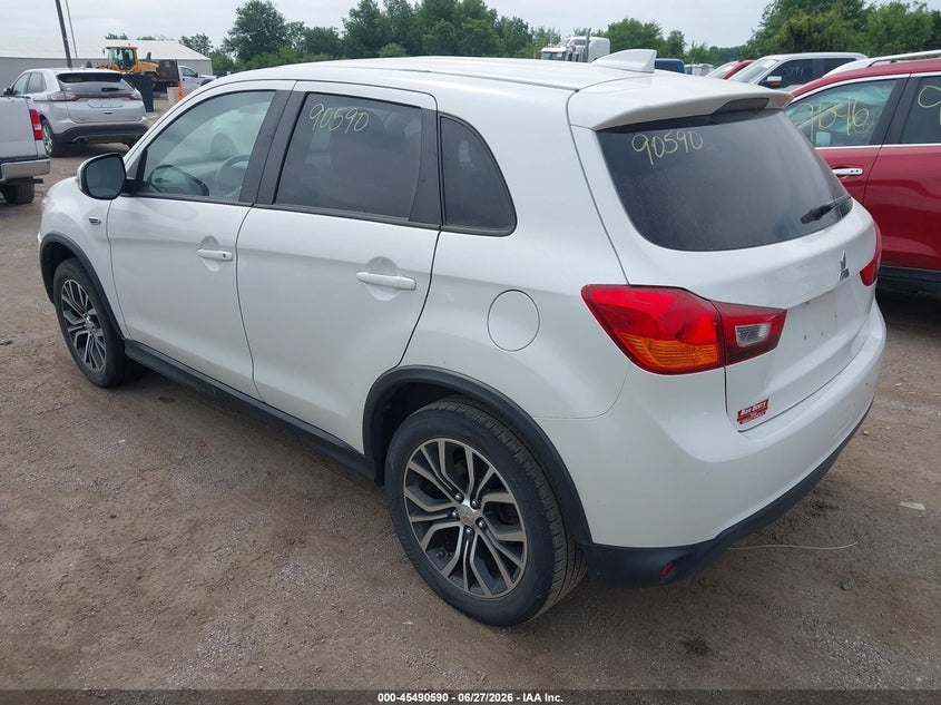 2017 Mitsubishi Outlander VIN JA4AP3AU9HZ022289 IAAI salvage auction — RIGHT FRONT, Salvage (Iowa), sold $1,725 on 2026-08-03 (photo 3)
