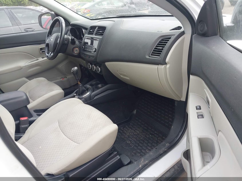 2017 Mitsubishi Outlander VIN JA4AP3AU9HZ022289 IAAI salvage auction — RIGHT FRONT, Salvage (Iowa), sold $1,725 on 2026-08-03 (photo 5)