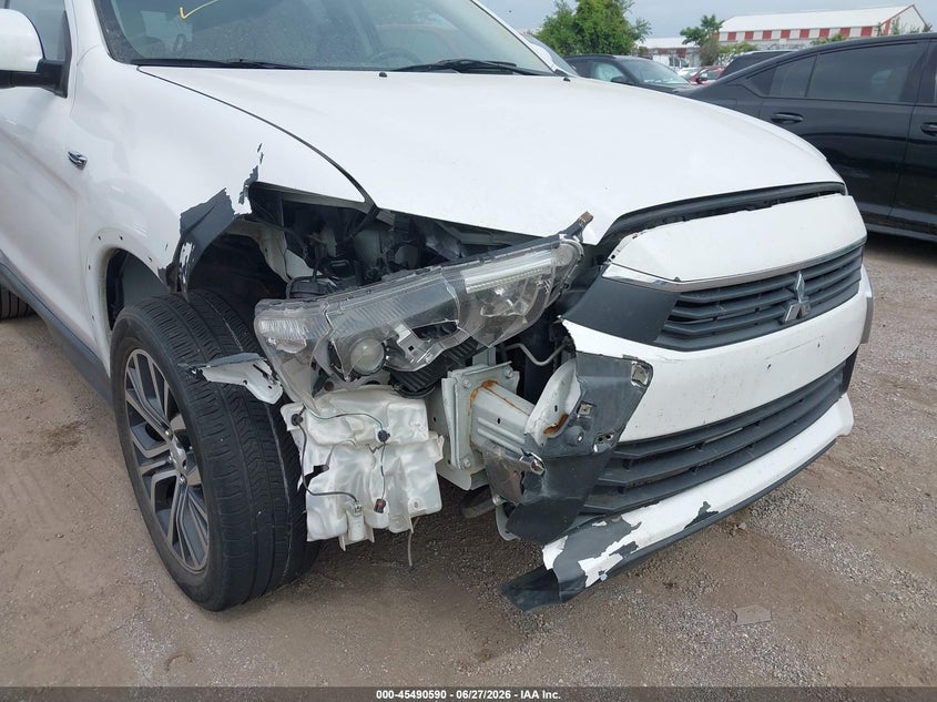 2017 Mitsubishi Outlander VIN JA4AP3AU9HZ022289 IAAI salvage auction — RIGHT FRONT, Salvage (Iowa), sold $1,725 on 2026-08-03 (photo 6)