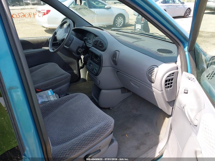 1998 Plymouth Grand voyager VIN 1P4GP44R9WB705740 IAAI salvage auction — NORMAL WEAR, Clear (New York), sold $450 on 2026-07-07 (photo 5)