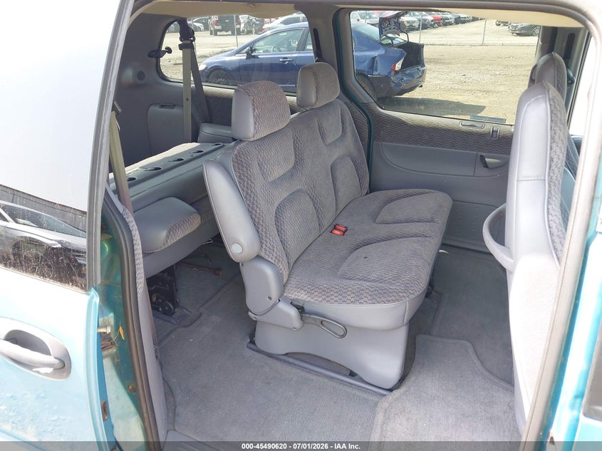 1998 Plymouth Grand voyager VIN 1P4GP44R9WB705740 IAAI salvage auction — NORMAL WEAR, Clear (New York), sold $450 on 2026-07-07 (photo 8)
