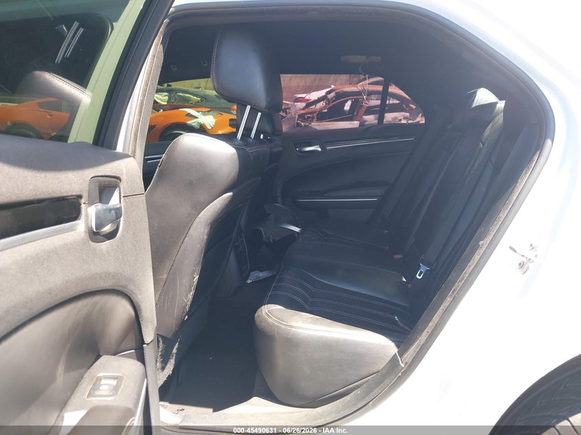 2019 Chrysler 300 VIN 2C3CCABG0KH515071 IAAI salvage auction — SIDE, Salvage Title, sold $1,350 on 2026-07-10 (photo 8)