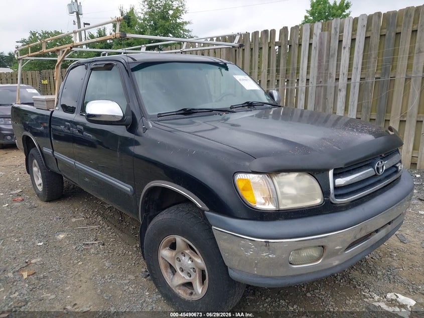 2000 Toyota Tundra VIN 5TBBT441XYS111571 IAAI salvage auction — NORMAL WEAR, Clear (Virginia), sold $1,050 on 2026-07-06 (photo 1)