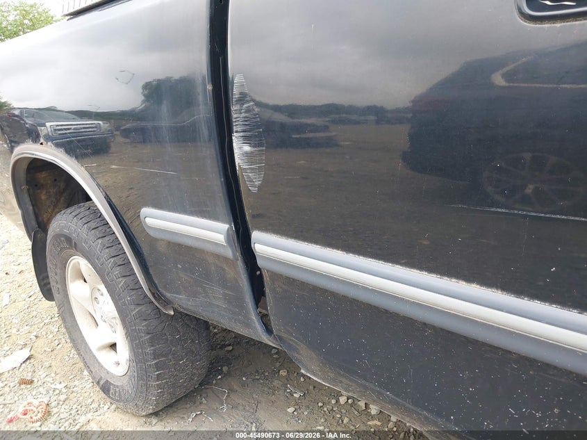 2000 Toyota Tundra VIN 5TBBT441XYS111571 IAAI salvage auction — NORMAL WEAR, Clear (Virginia), sold $1,050 on 2026-07-06 (photo 6)