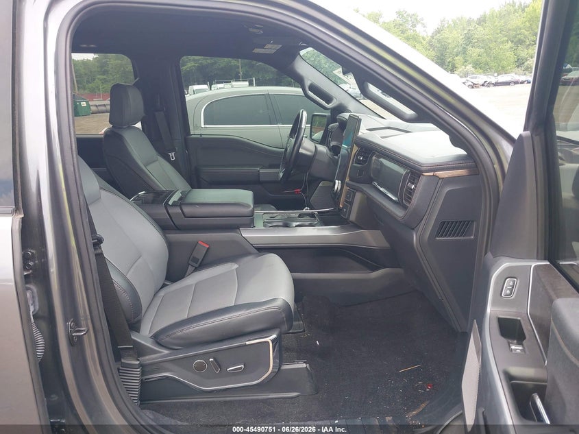 2022 Ford F-150 VIN 1FT6W1EV6NWG10038 IAAI salvage auction — FRONT END, Wait Title, sold $13,200 on 2026-08-06 (photo 5)