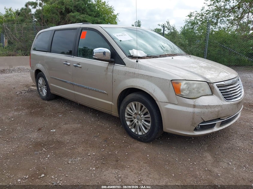 2012 Chrysler Town & country VIN 2C4RC1GG9CR237250 IAAI salvage auction — NORMAL WEAR, Clear-Endorsement (Wisconsin), sold $275 on 2026-07-11 (photo 1)