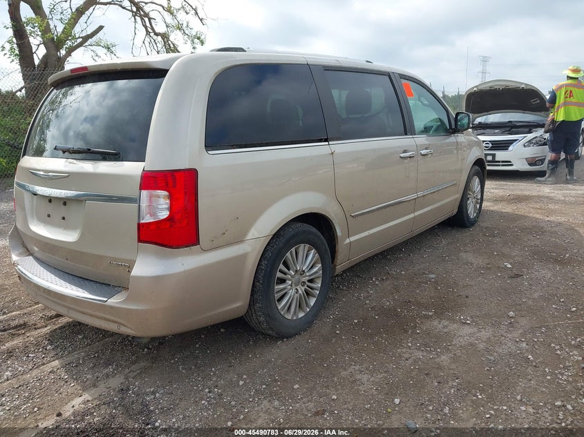 2012 Chrysler Town & country VIN 2C4RC1GG9CR237250 IAAI salvage auction — NORMAL WEAR, Clear-Endorsement (Wisconsin), sold $275 on 2026-07-11 (photo 4)