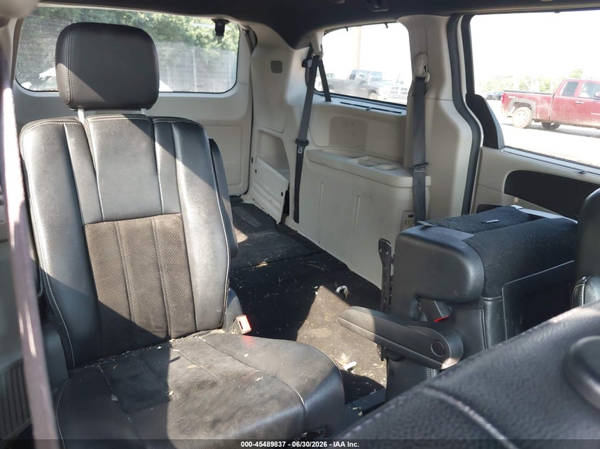 2016 Dodge Caravan VIN 2C4RDGCG2GR350985 IAAI salvage auction — NORMAL WEAR, Clear (Pennsylvania), sold $1,300 on 2026-07-26 (photo 8)