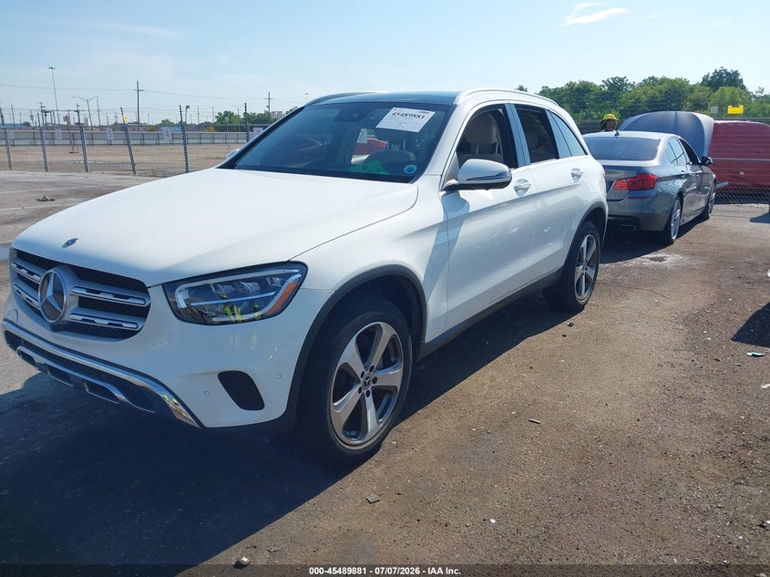 2022 Mercedes-benz Glc VIN W1N0G8DB8NG102434 IAAI salvage auction — WATER/FLOOD, Salvage Title, sold $7,800 on 2026-07-31 (photo 2)