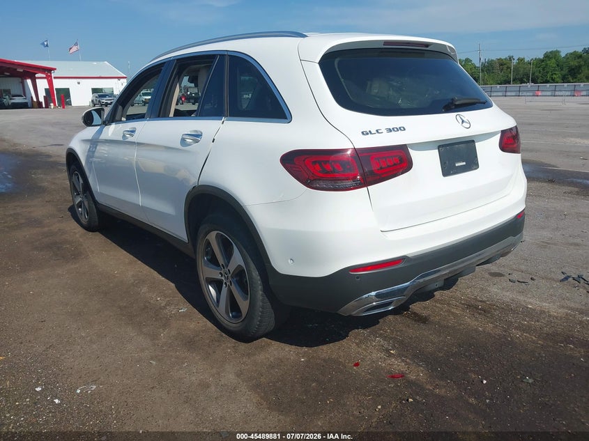2022 Mercedes-benz Glc VIN W1N0G8DB8NG102434 IAAI salvage auction — WATER/FLOOD, Salvage Title, sold $7,800 on 2026-07-31 (photo 3)