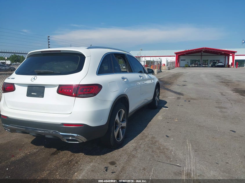 2022 Mercedes-benz Glc VIN W1N0G8DB8NG102434 IAAI salvage auction — WATER/FLOOD, Salvage Title, sold $7,800 on 2026-07-31 (photo 4)