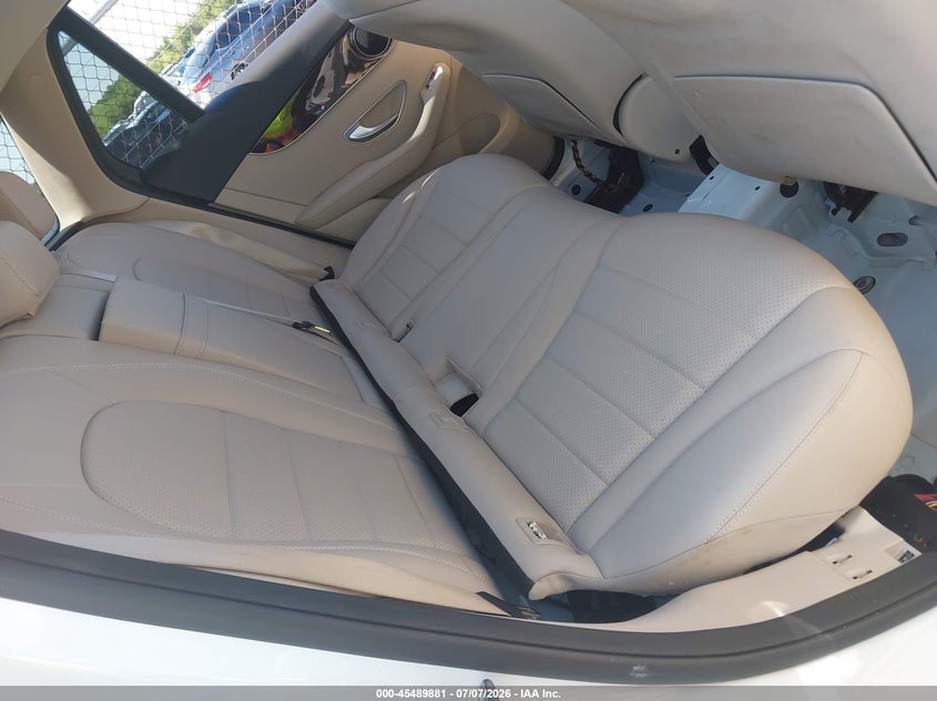 2022 Mercedes-benz Glc VIN W1N0G8DB8NG102434 IAAI salvage auction — WATER/FLOOD, Salvage Title, sold $7,800 on 2026-07-31 (photo 8)
