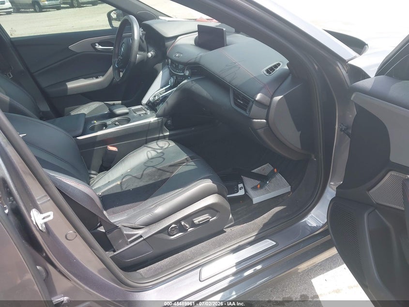 2022 Acura Tlx VIN 19UUB6F59NA003404 IAAI salvage auction — THEFT, Salvage (Illinois), sold $13,800 on 2026-08-17 (photo 5)