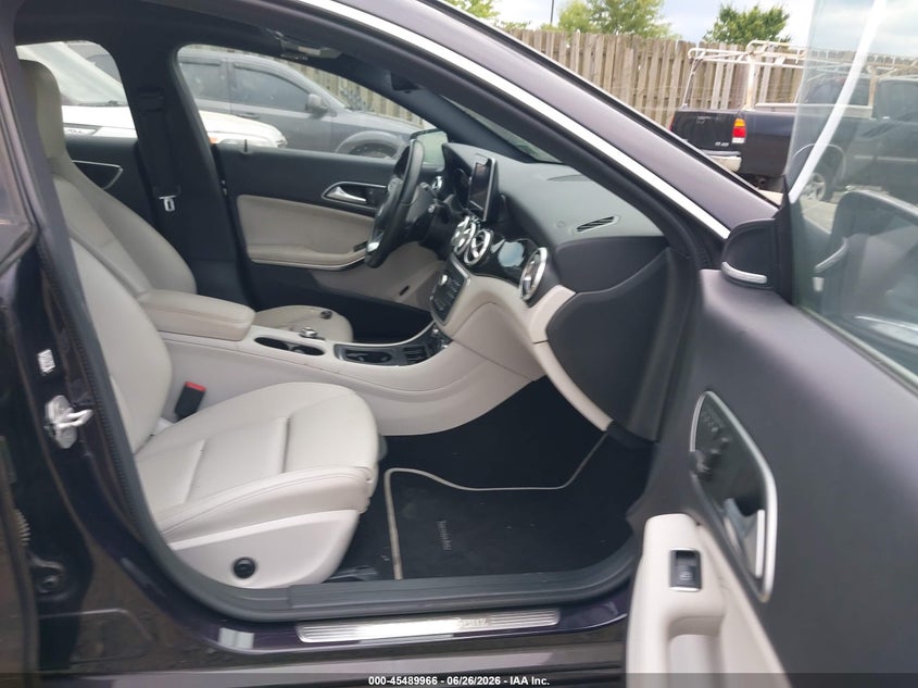 2016 Mercedes-benz Cla-klasse VIN WDDSJ4EB8GN380389 IAAI salvage auction — NORMAL WEAR, Clear (Virginia), sold $1,025 on 2026-07-27 (photo 5)