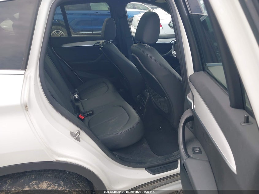 2018 BMW X1 VIN WBXHT3C39J5F92722 IAAI salvage auction — LEFT SIDE, Salvage (Ohio), sold $3,450 on 2026-07-29 (photo 8)