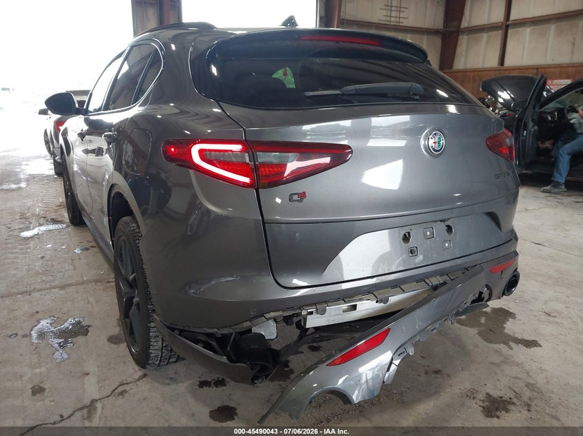 2020 Alfa romeo Stelvio VIN ZASPAKBN0L7C73734 IAAI salvage auction — REAR END, Salvage Title, sold $10,600 on 2026-08-09 (photo 6)