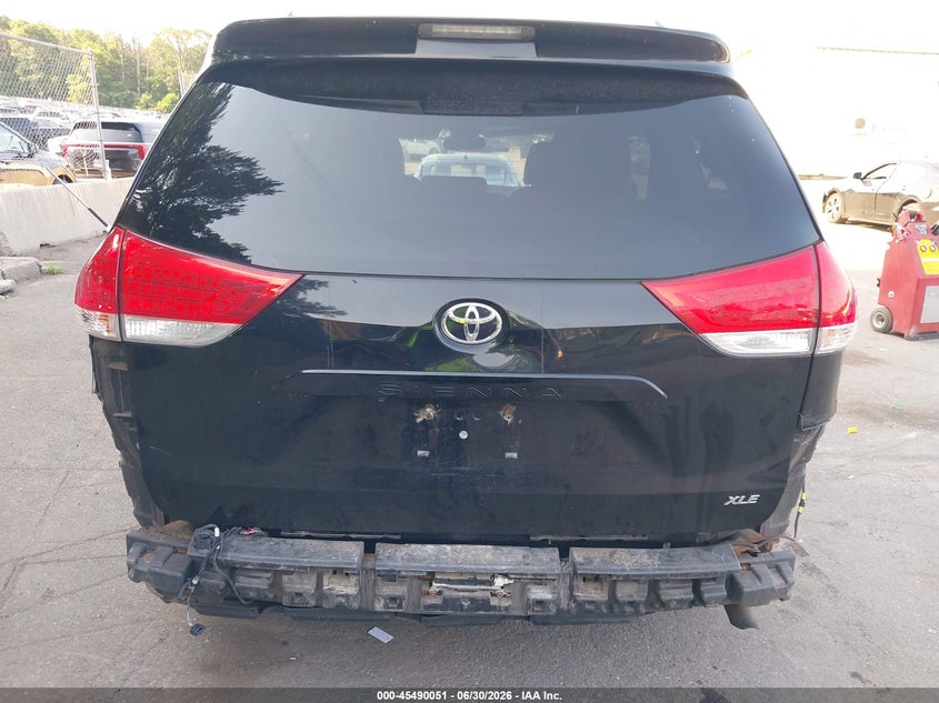 2011 Toyota Sienna VIN 5TDYK3DC7BS158757 IAAI salvage auction — REAR END, Mv-907A (New York), sold $2,000 on 2026-07-21 (photo 6)