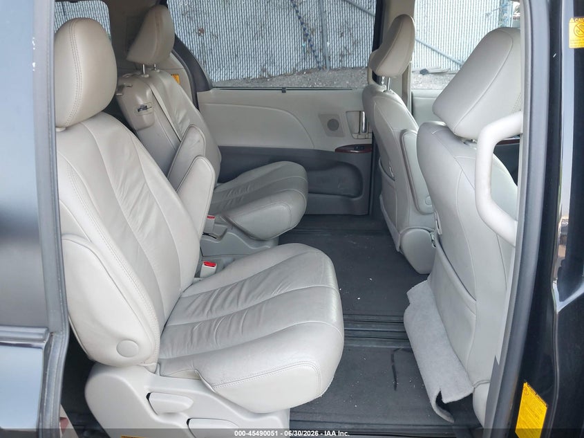 2011 Toyota Sienna VIN 5TDYK3DC7BS158757 IAAI salvage auction — REAR END, Mv-907A (New York), sold $2,000 on 2026-07-21 (photo 8)