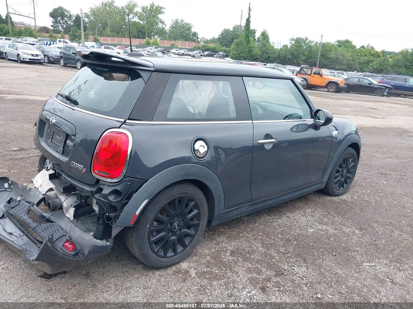 2014 Mini Hard top VIN WMWXM7C5XET987910 IAAI salvage auction — SIDE, Salvage (Pennsylvania), sold $1,375 on 2026-07-17 (photo 4)