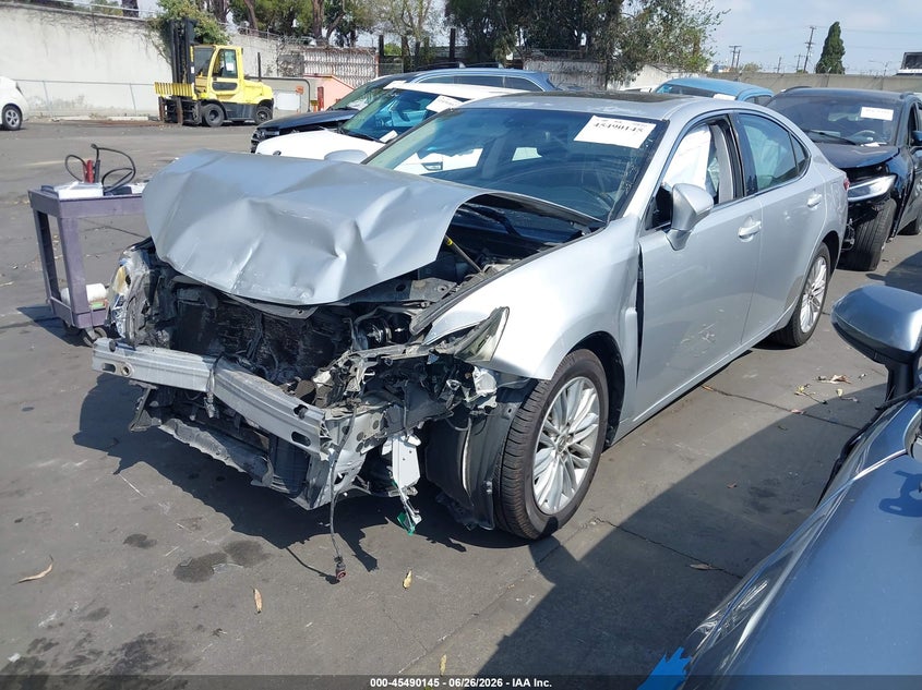 2015 Lexus ES VIN JTHBK1GG4F2195074 IAAI salvage auction — FRONT END, Salvage Title, sold $2,000 on 2026-08-02 (photo 2)