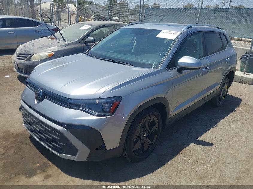 2025 Volkswagen Taos VIN 3VVEC7B25SM085715 IAAI salvage auction — SIDE, Salvage Title, sold $8,300 on 2026-08-22 (photo 2)