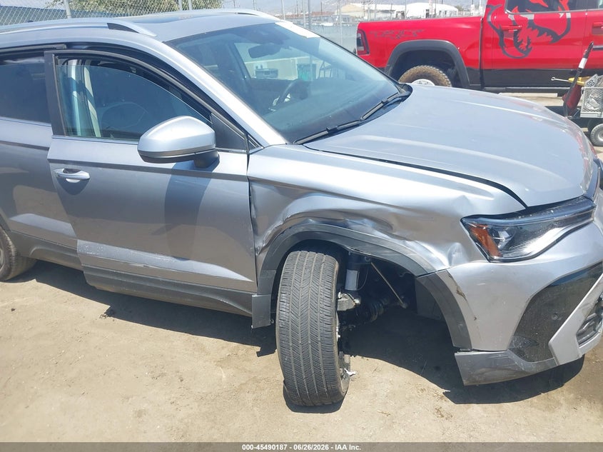 2025 Volkswagen Taos VIN 3VVEC7B25SM085715 IAAI salvage auction — SIDE, Salvage Title, sold $8,300 on 2026-08-22 (photo 6)
