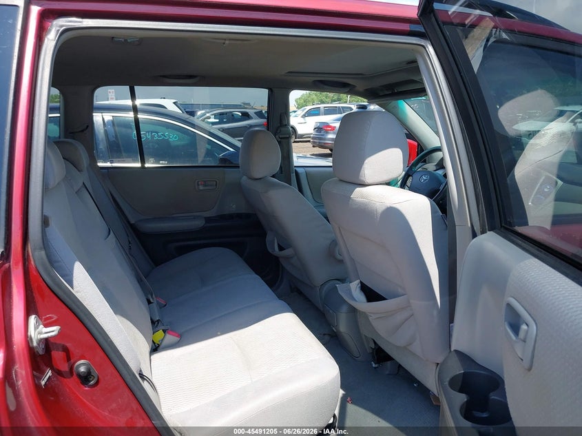 2004 Toyota Highlander VIN JTEEP21A040044389 IAAI salvage auction — NORMAL WEAR, Clear (New York), sold $250 on 2026-07-15 (photo 8)