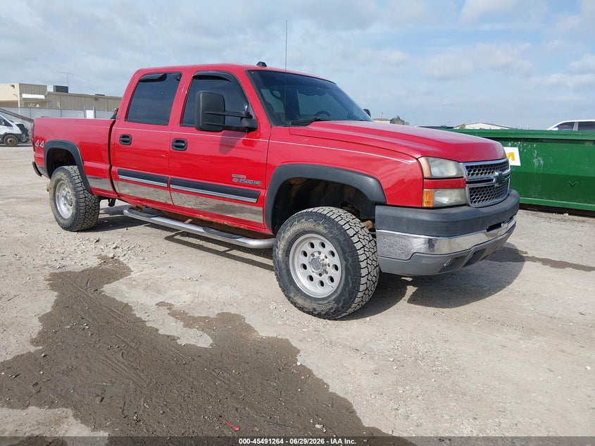 2005 Chevrolet Silverado 2500 VIN 1GCHK23275F897831 — IAAI salvage auction photo