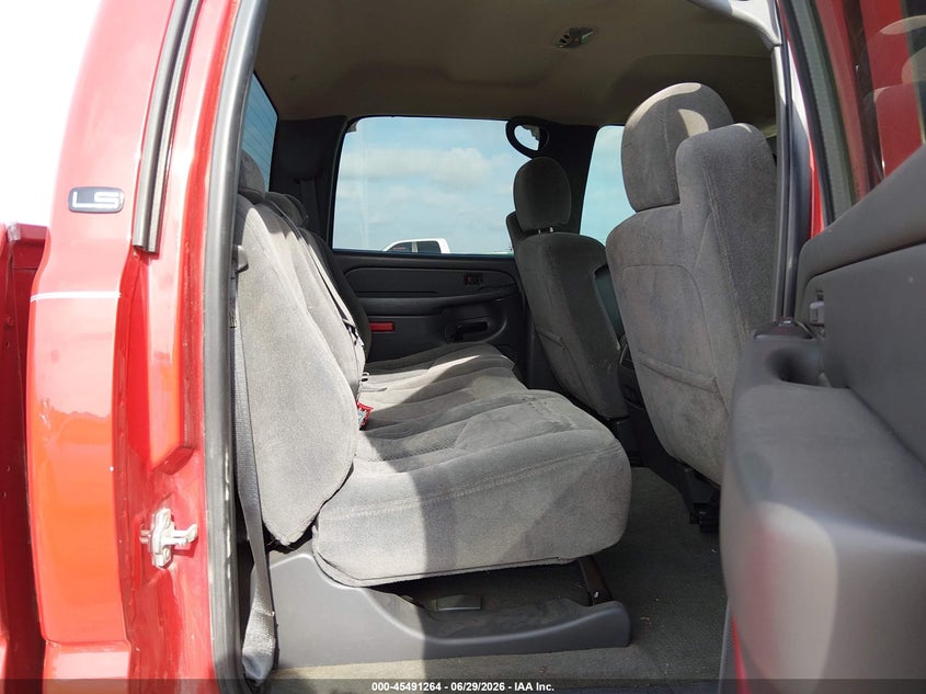2005 Chevrolet Silverado 2500 VIN 1GCHK23275F897831 IAAI salvage auction — HAIL, Salvage (Kansas), sold $8,100 on 2026-07-23 (photo 8)