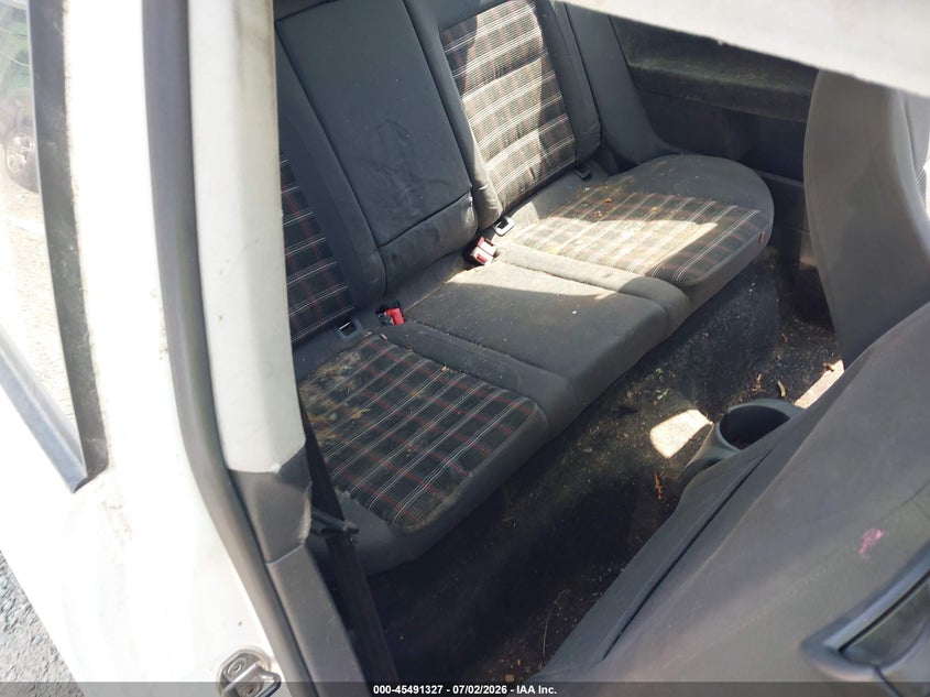2007 Volkswagen Rabbit VIN WVWAR71K07W091720 IAAI salvage auction — NORMAL WEAR, Repossession Paperwork (Georgia), sold $200 on 2026-07-14 (photo 8)