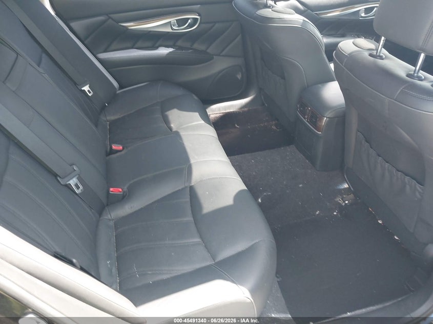 2018 Infiniti Q70 VIN JN1BY1PPXJM330204 IAAI salvage auction — REAR END, Rebuildable (Florida), sold $2,950 on 2026-07-30 (photo 8)