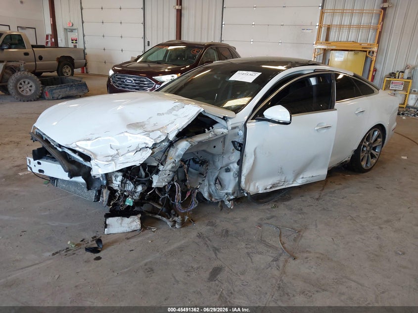 2015 Jaguar Xj VIN SAJWJ1CD4F8V89917 IAAI salvage auction — FRONT END, Clear (Michigan), sold $950 on 2026-07-19 (photo 2)